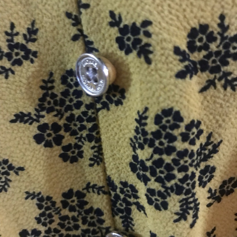 Beautiful MK blouse - Picture 4 of 12